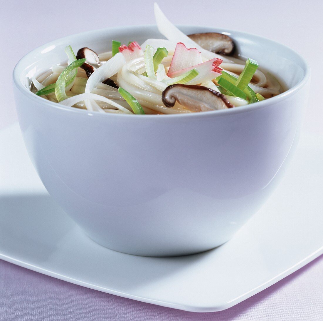 Udon noodles, broth, radish & shiitake mushrooms (from Japan)