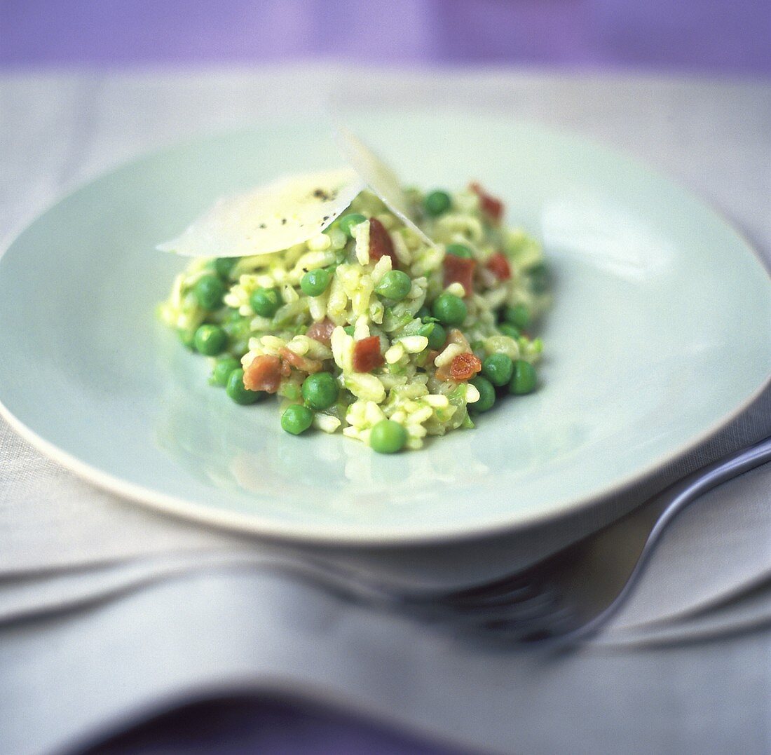 Risi e bisi (Erbsenreis mit Speckwürfeln und Parmesan)