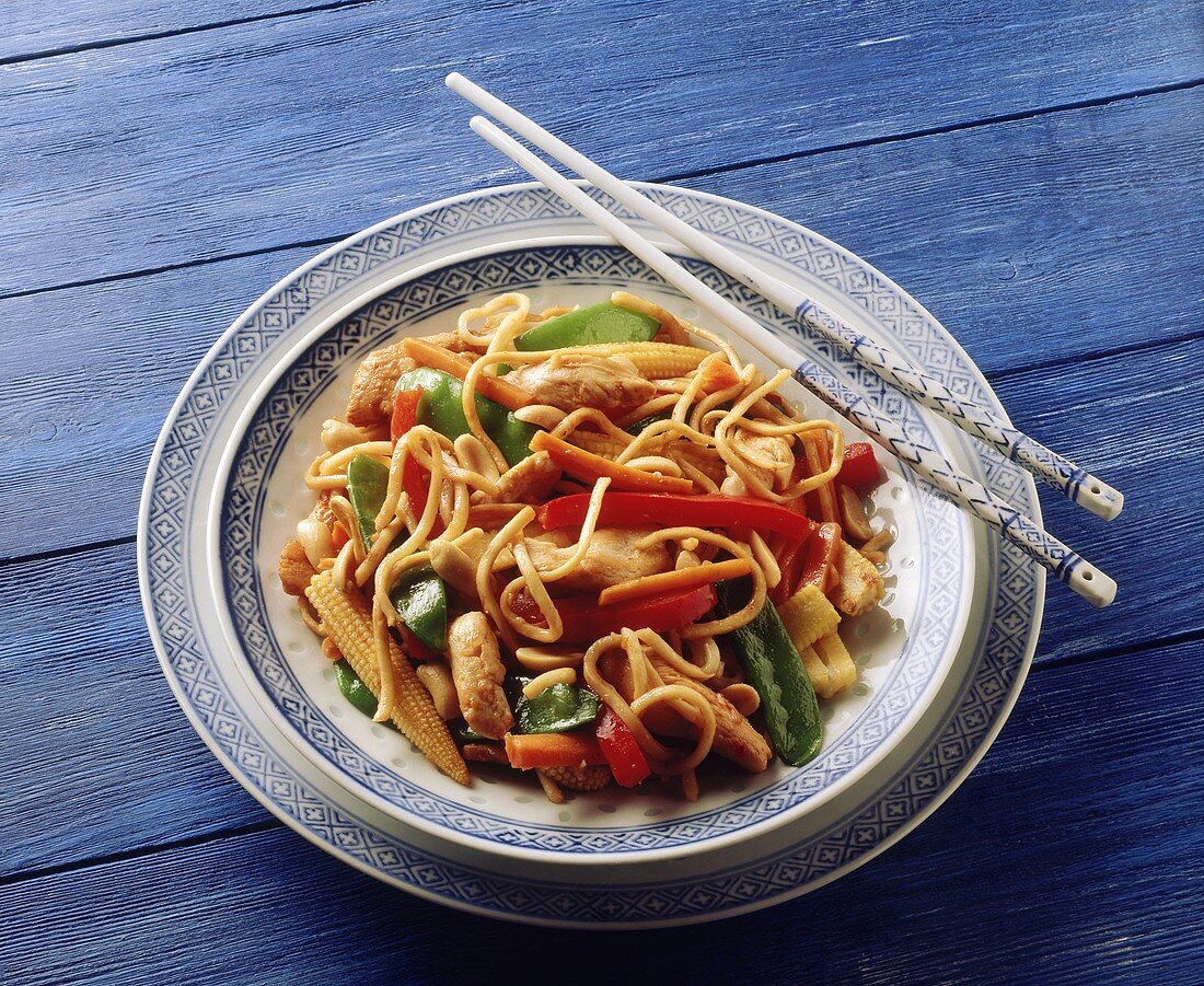 Asian turkey & vegetable stir-fry with noodles & peanuts