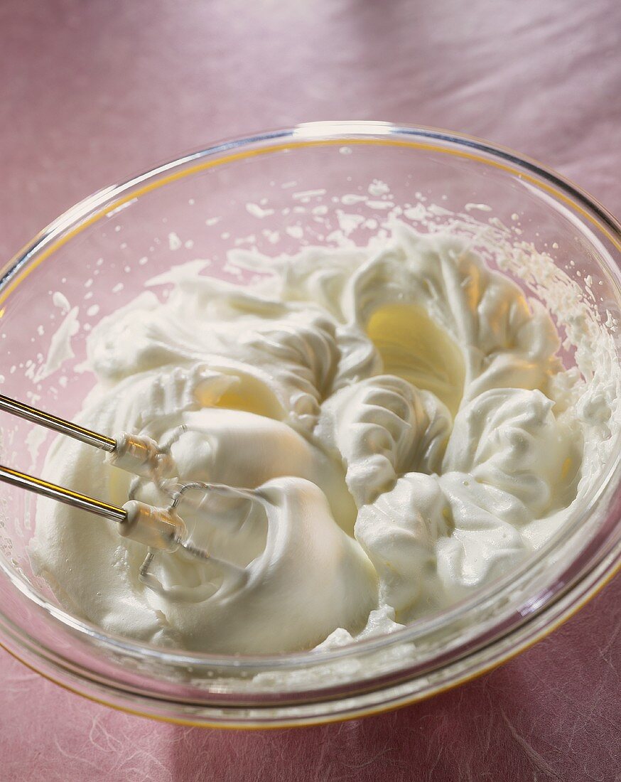 Beating egg white with electric hand mixer