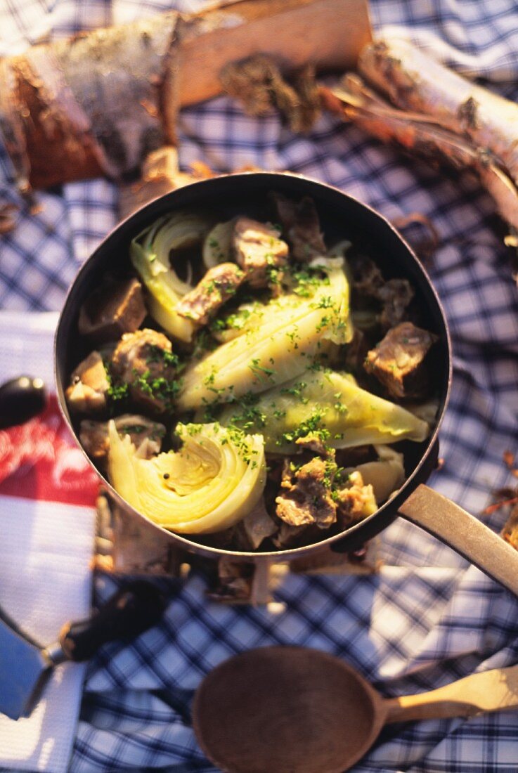 Lammfleisch mit Weisskohl