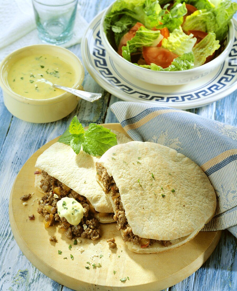 Pita bread with mince filling