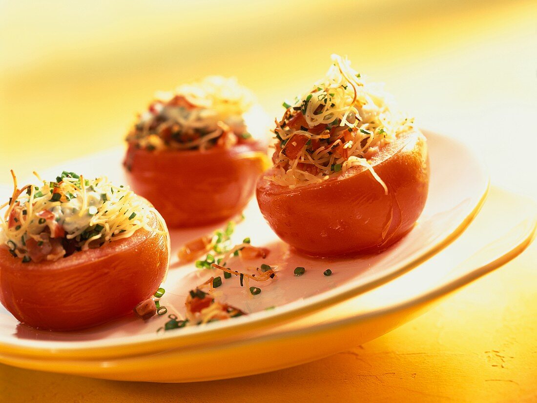 Pomodori alla siracusana (Gebackene Tomaten mit Nudelfüllung)