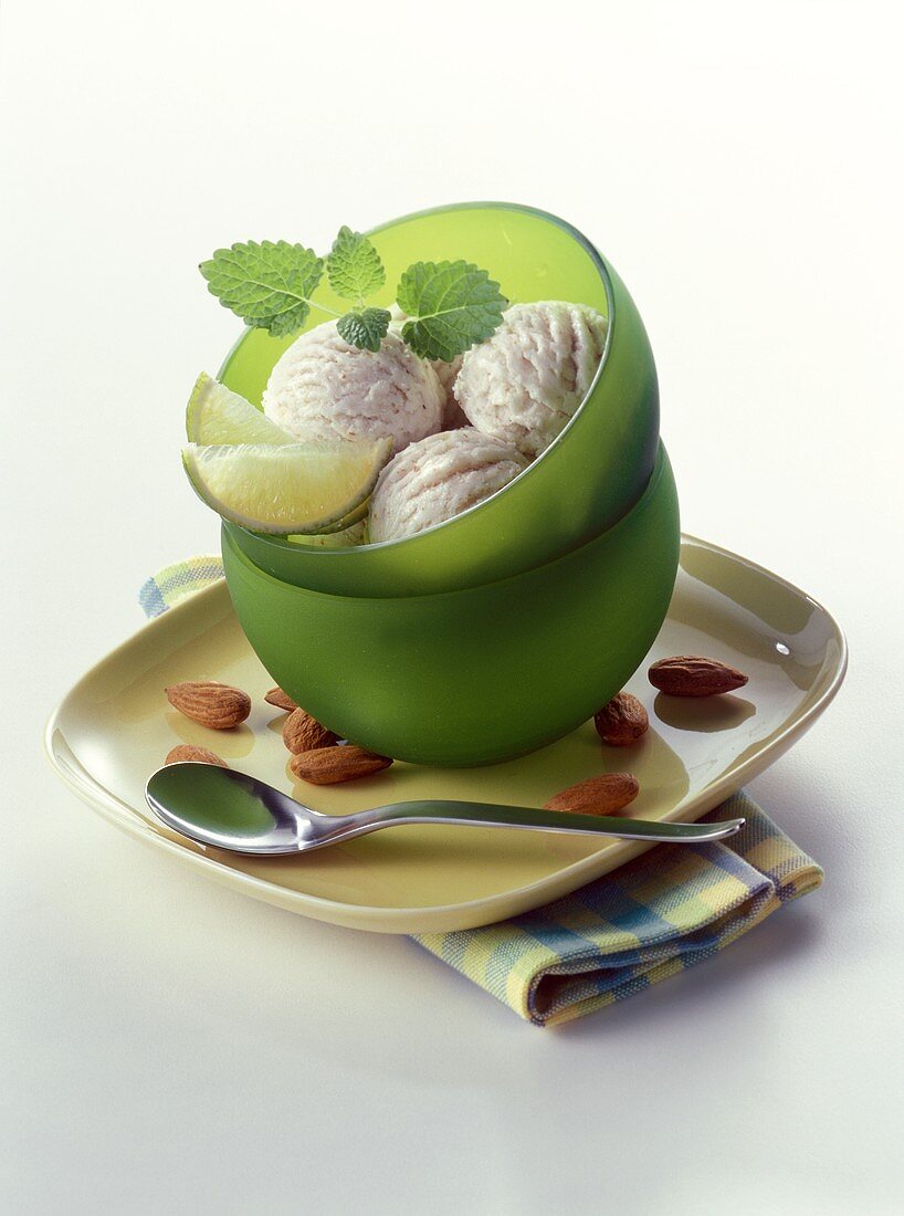 Almond ice cream with lime slices