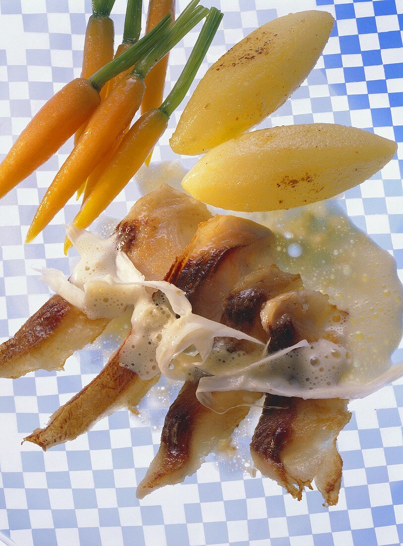 Fried carp fillet with horseradish sauce & vegetables