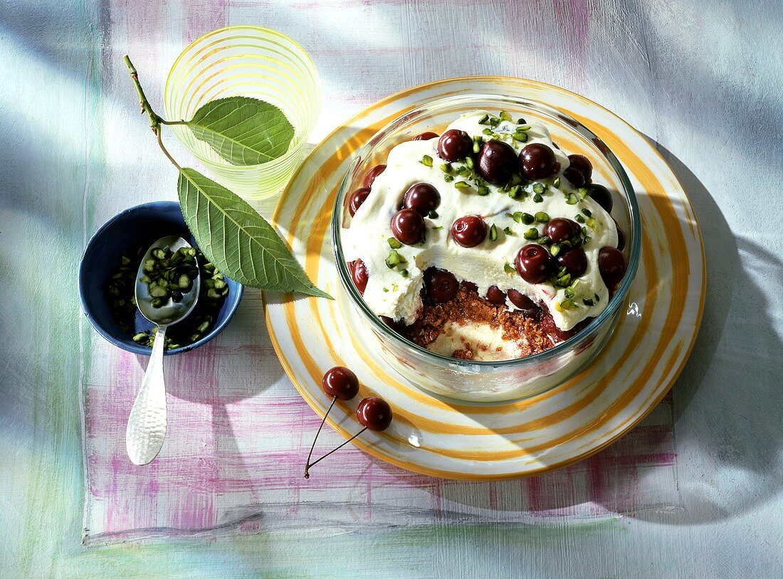 Tiramisu mit Kirschen