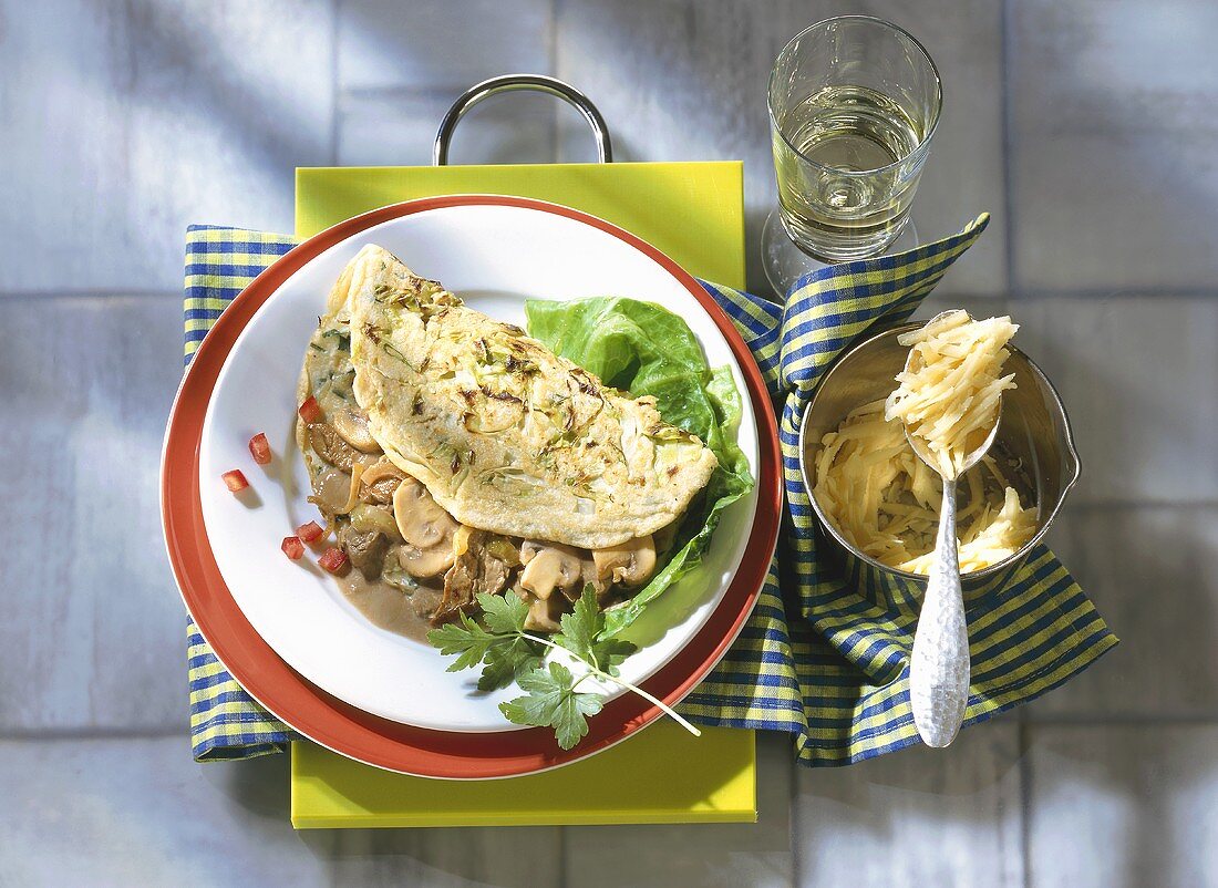 Chopped veal (Geschnetzeltes) with cabbage pancakes