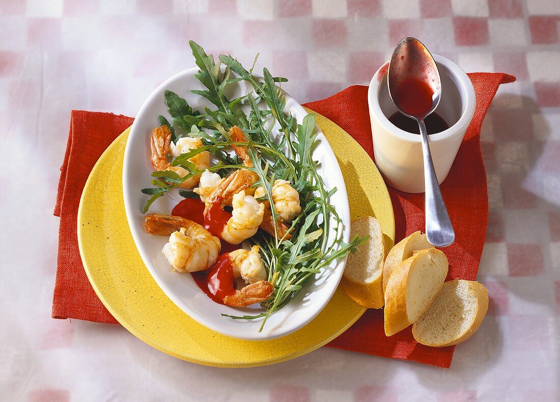 Shrimps with rocket and chili redcurrant sauce