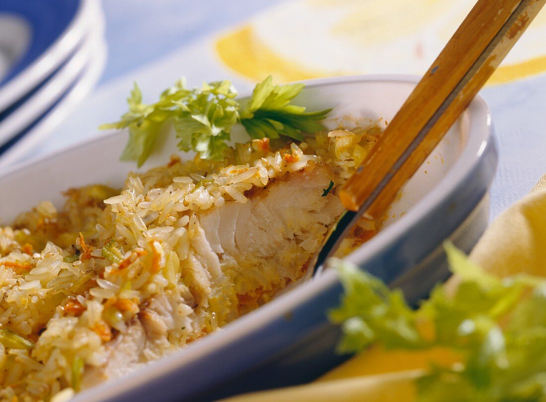 Reis-Fisch-Auflauf mit Sesam