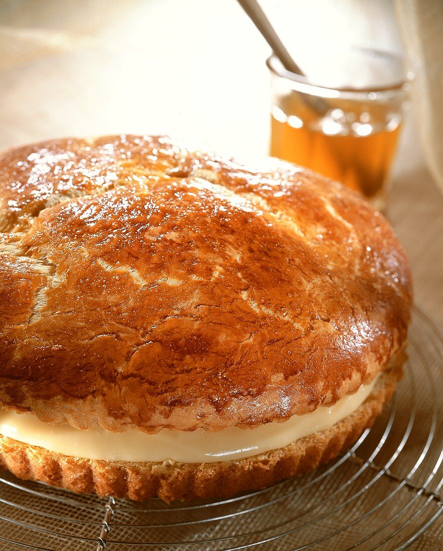 Brioche Tropezienne (yeast cake with vanilla mousse)
