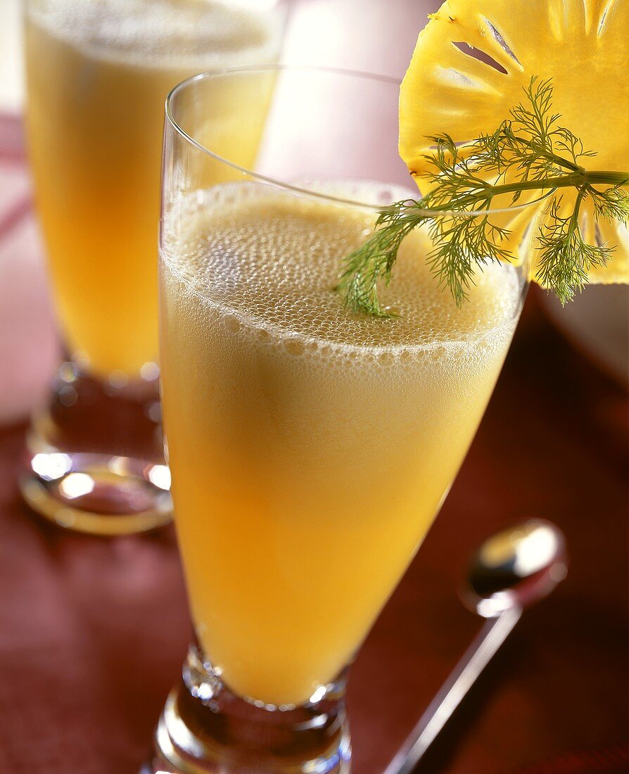 Pineapple and fennel cocktail