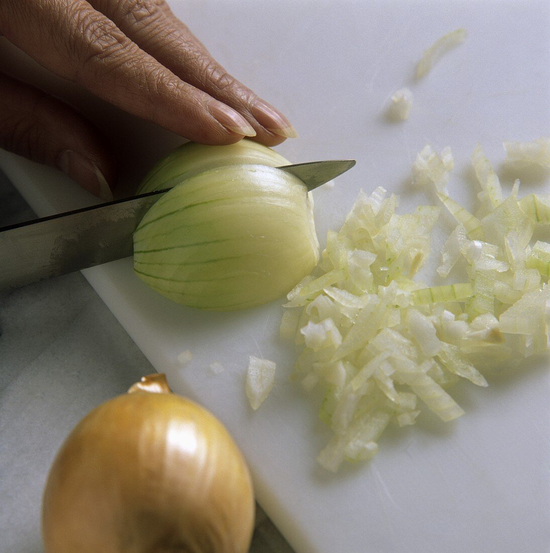 Dicing onions