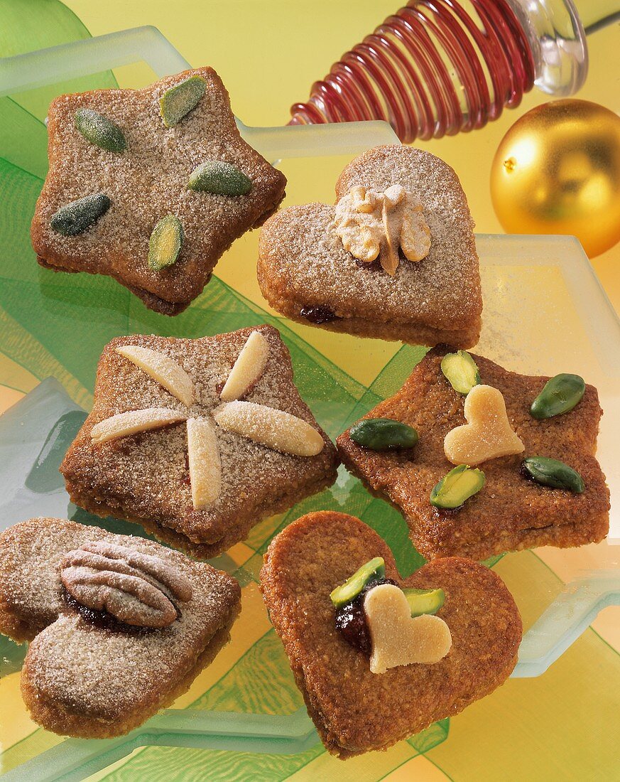 Filled gingerbread biscuits