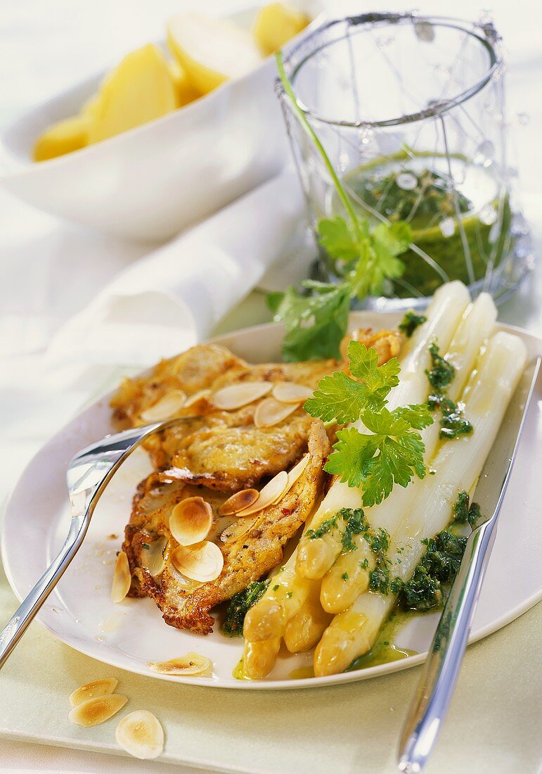 White asparagus with almond piccata