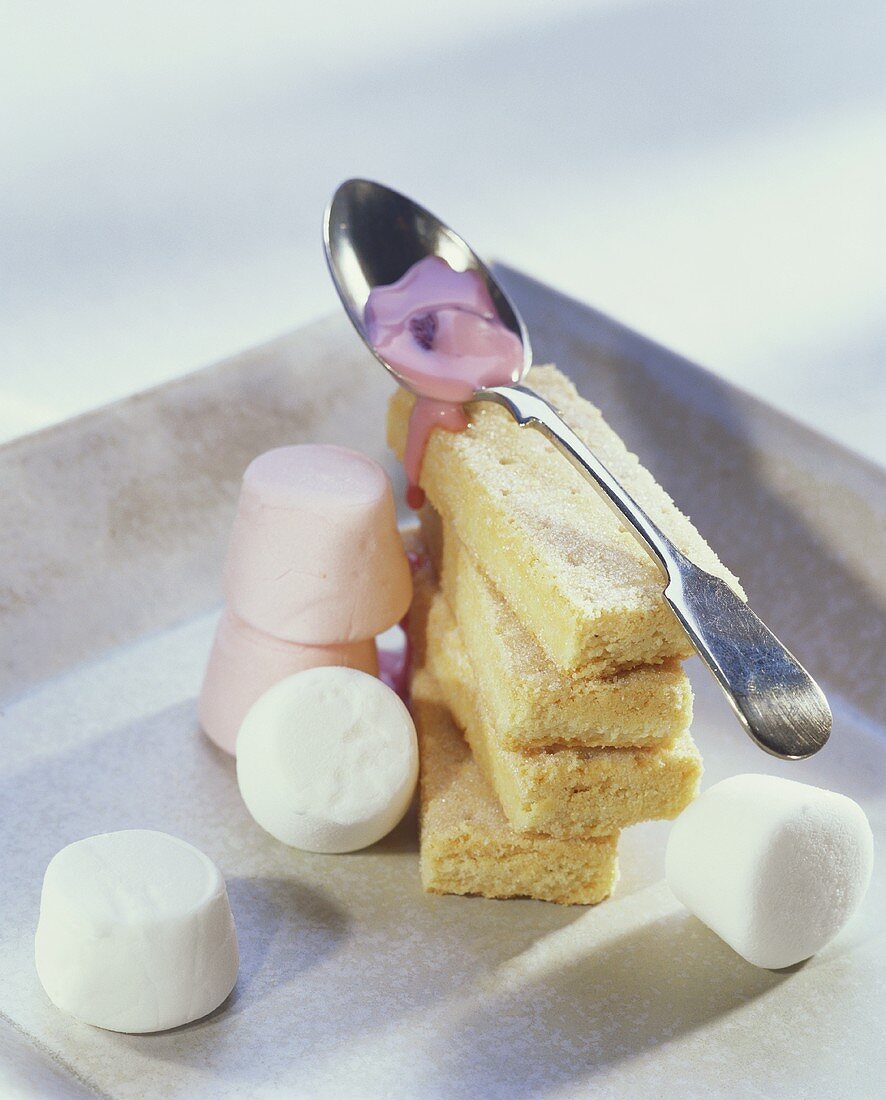 Shortbread (Mürbteigschnitte) und Marshmallows
