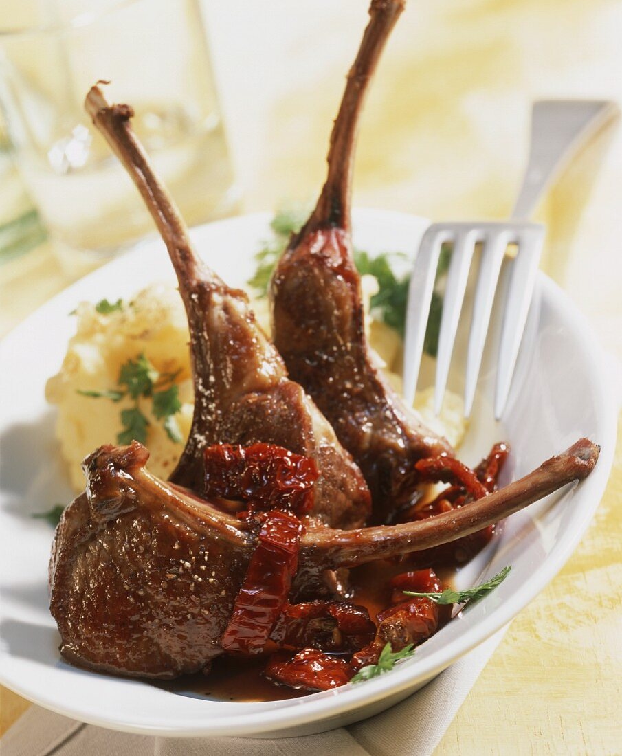 Lamb chops with dried tomatoes