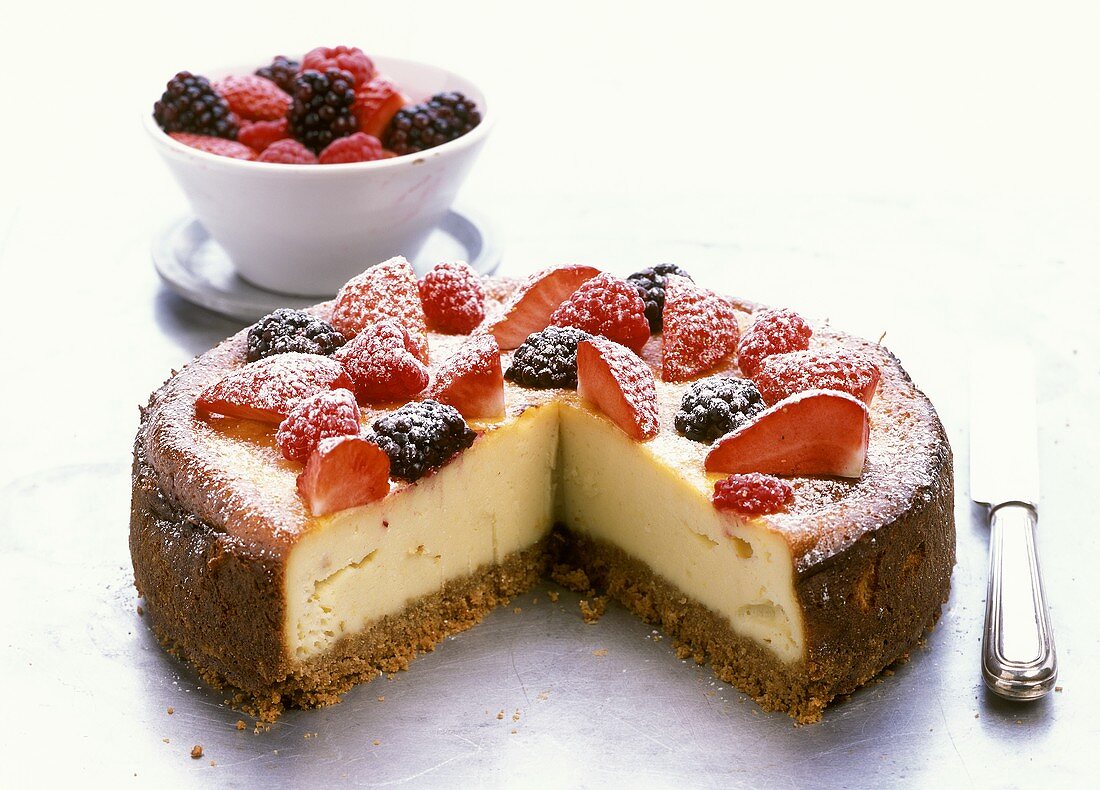 Cheesecake with berries