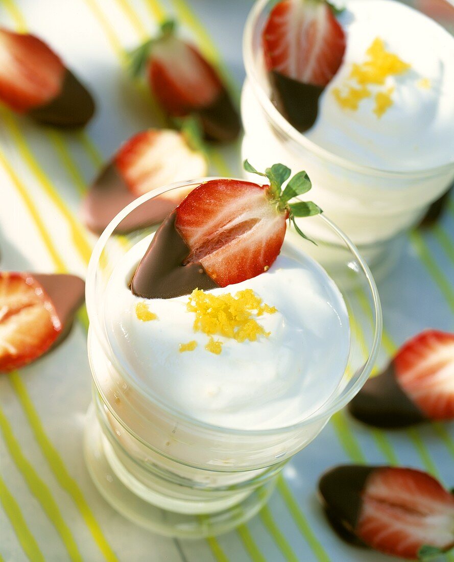 Lemon yoghurt with chocolate strawberries