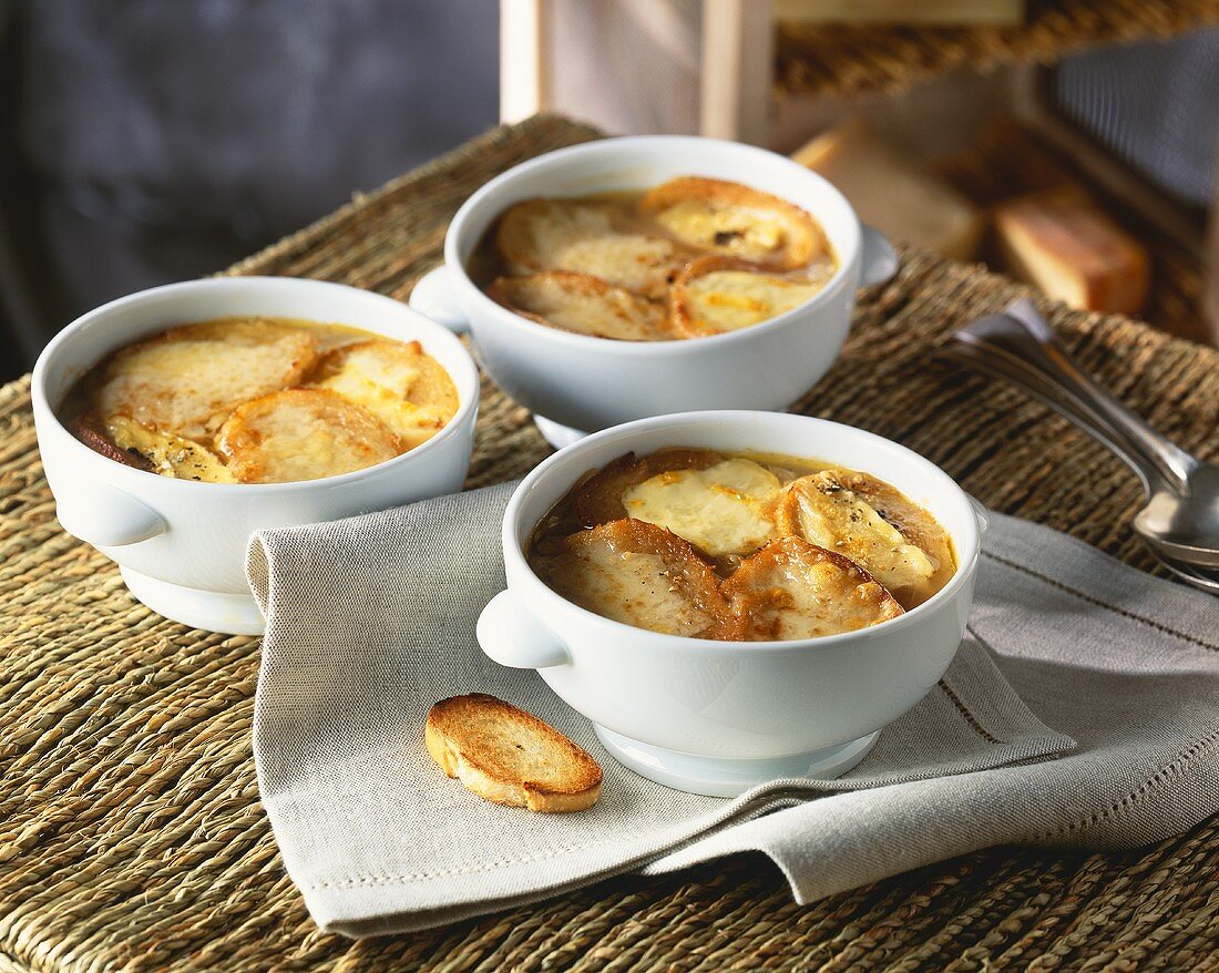 Onion soup with toasted baguette slices