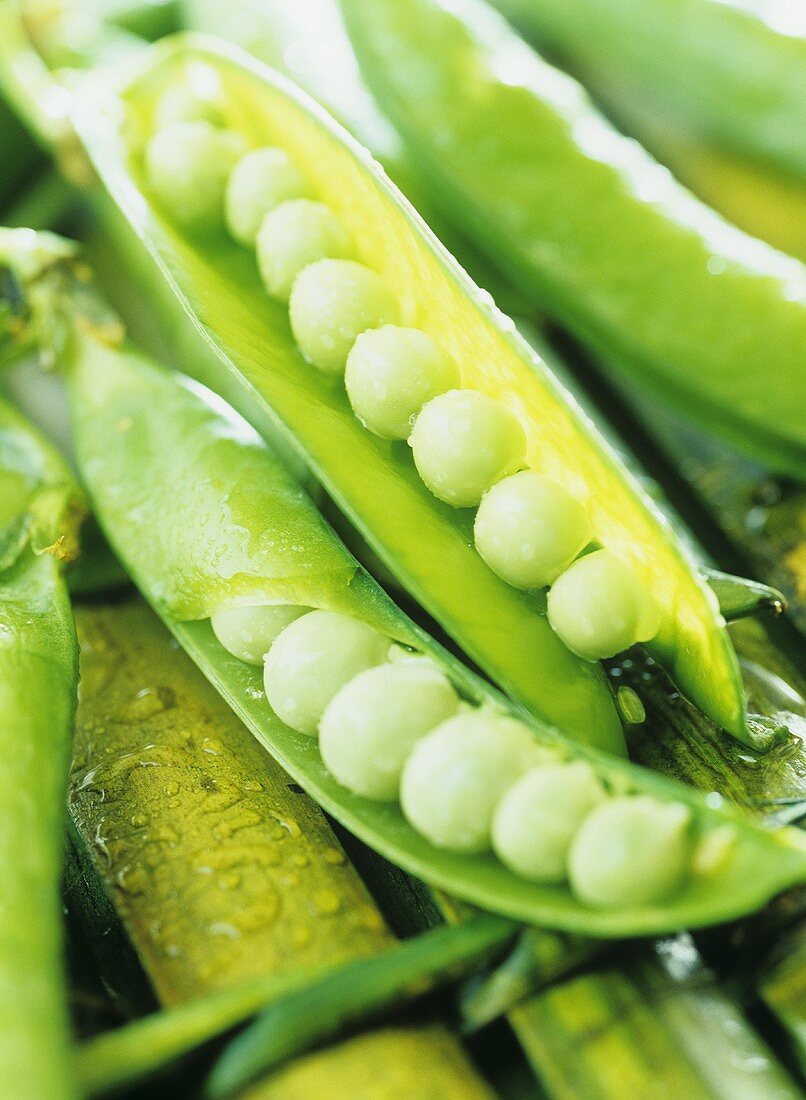 Opened pea pods