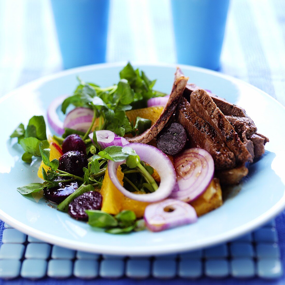 Rindfleischsalat mit Roter Bete und Obst