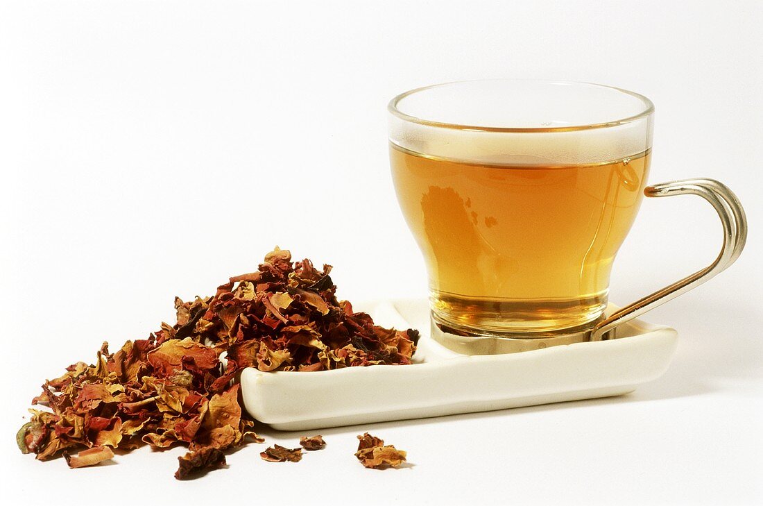 Rose tea and dried flowers (Rosae flos)