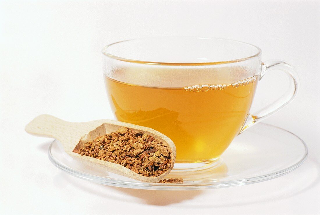 Tee aus Quebrachorinde und Rinde (Aspidosperma quebracho)