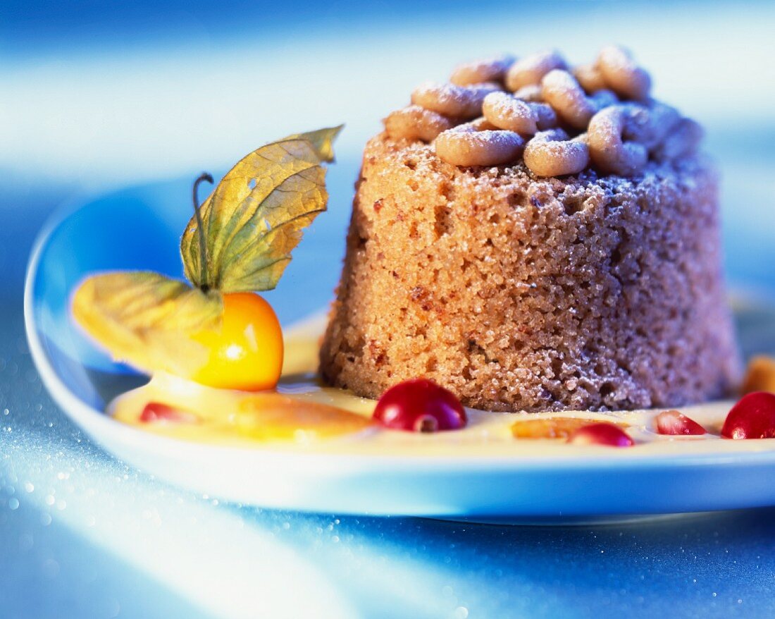 Kastaniensouffle auf Vanillesauce