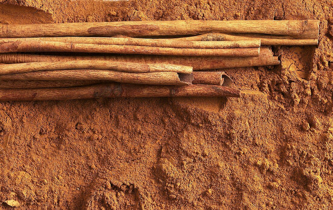 Cinnamon sticks on powdered cinnamon