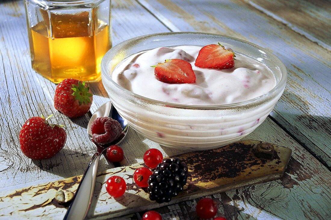 Low-fat quark with berries