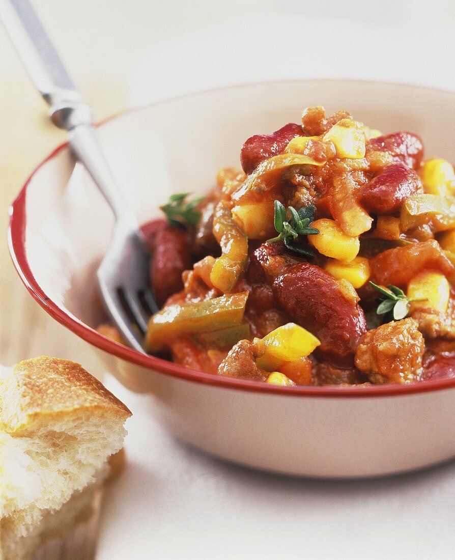 Chili con carne with vegetables and mince