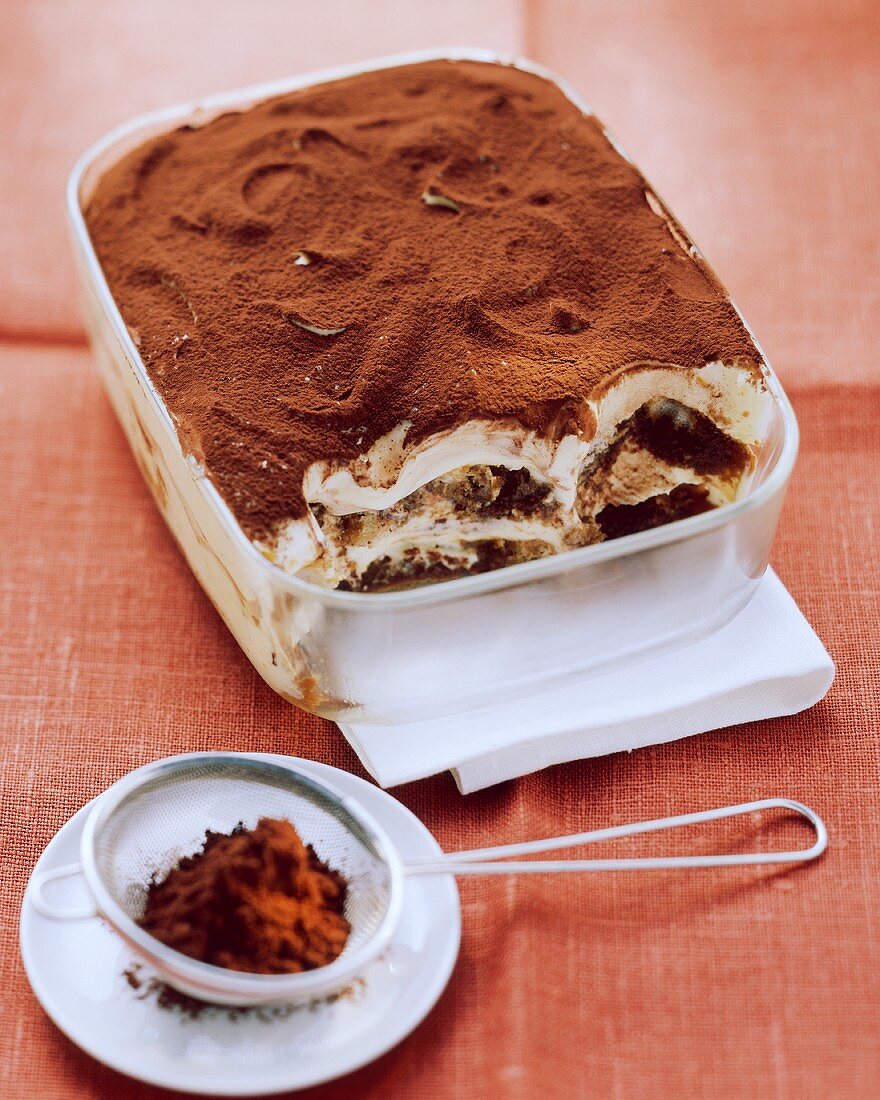 Tiramisù (layered dessert with mascarpone and coffee)