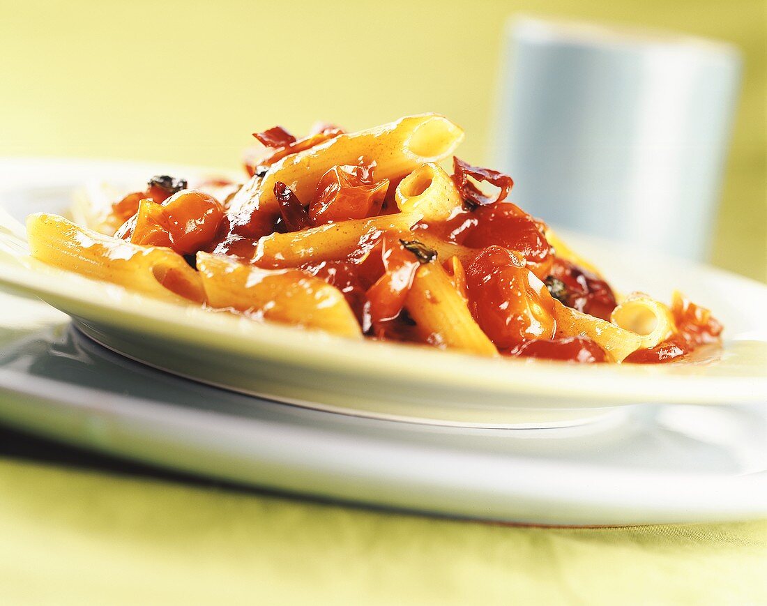 Penne all' arrabiata (Penne with tomato and chili sauce)