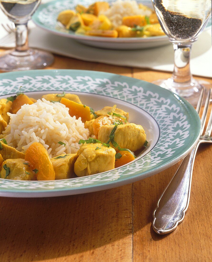 Turkey curry with rice, pumpkin and apricots