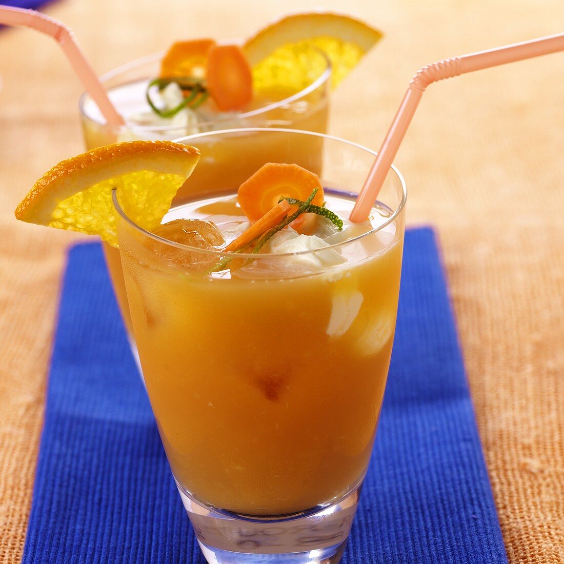 Karotte-Orangen-Fruchtgetränk