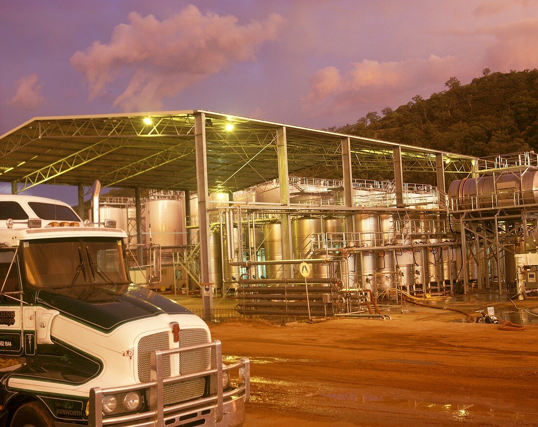 Überdachte Stahltanks im Rosemount Weingut, Hunter Valley