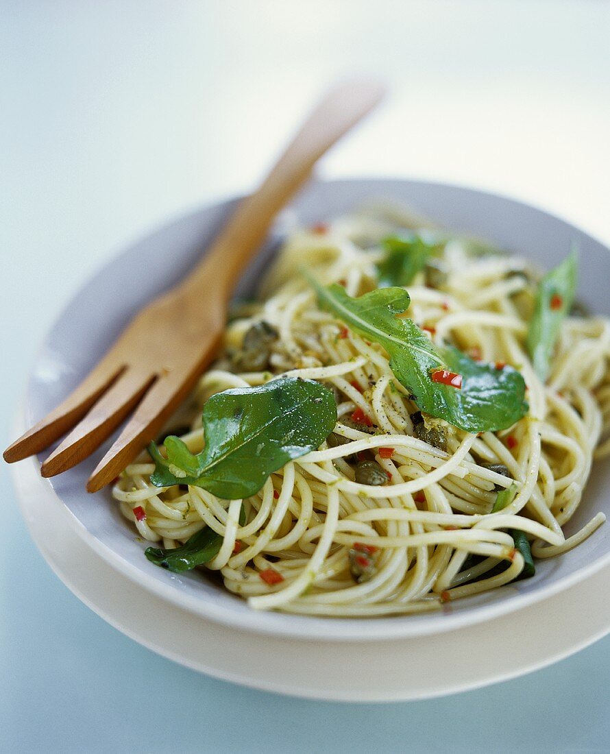 Spaghetti all'abruzzese (Nudeln mit Rucola, Kapern & Chili)