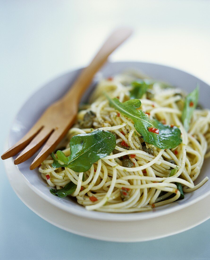 Spaghetti all'abruzzese (Pasta with rocket, capers and chili)