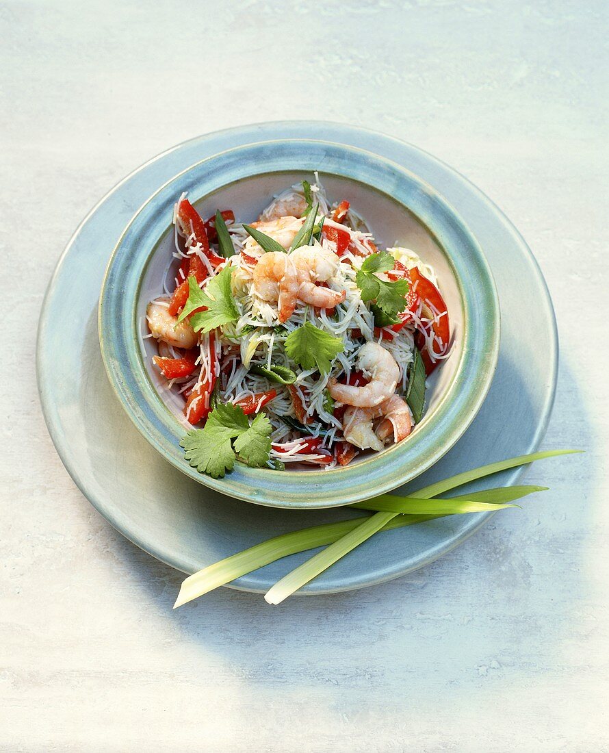 Rice noodle salad with shrimps