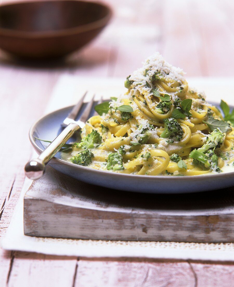 Bavette mit Brokkoli-Sahne-Pesto