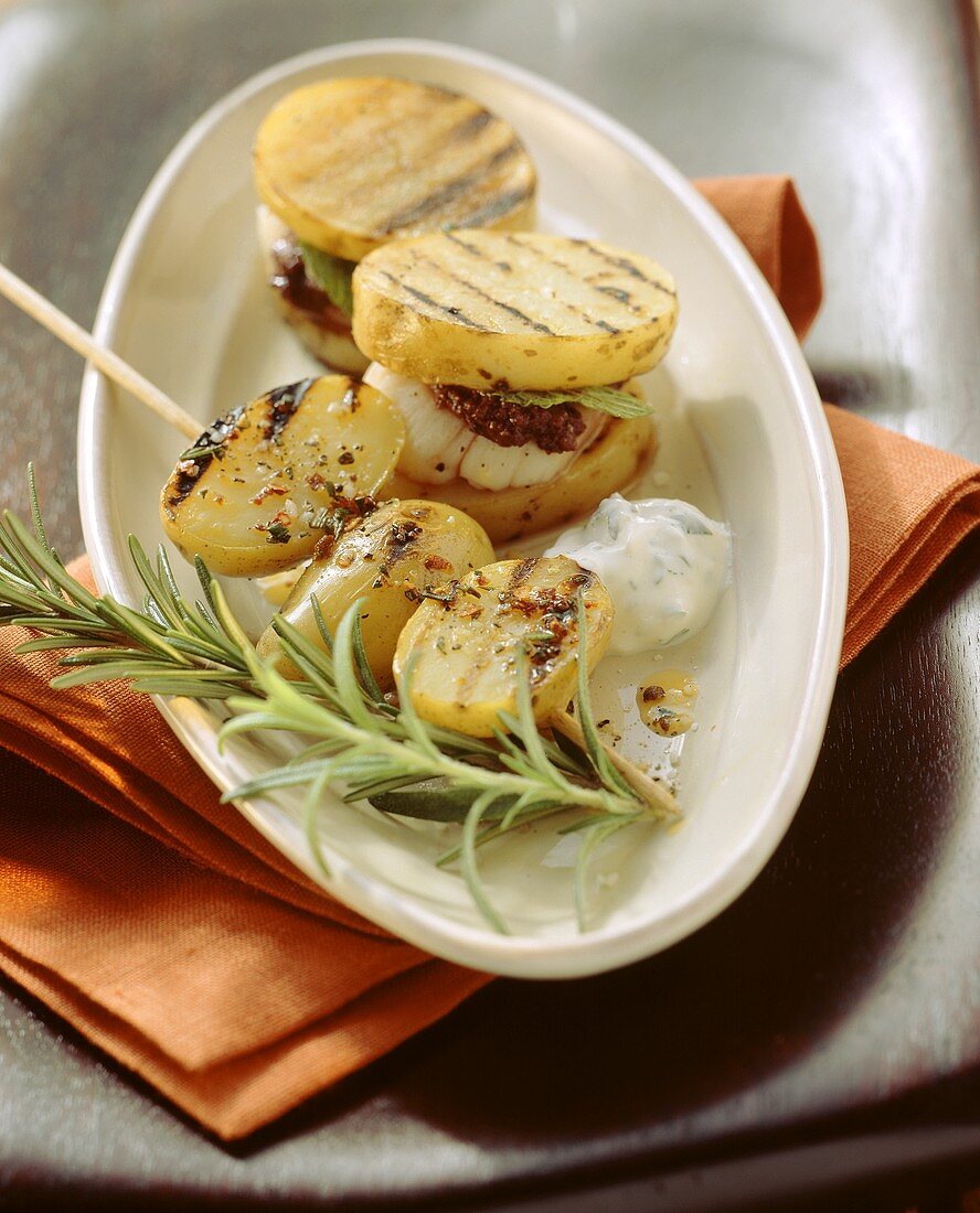 Grillkartoffeln mit Jakobsmuscheln & Kartoffelspiess