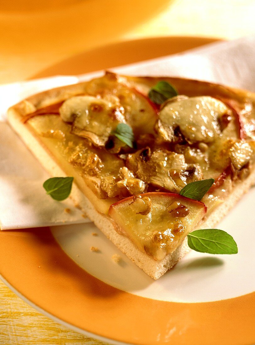 Apple pizza (savoury apple cake with mushrooms and nuts)