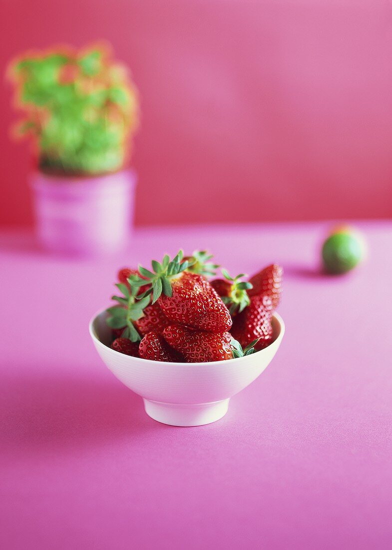 Erdbeeren im Schälchen