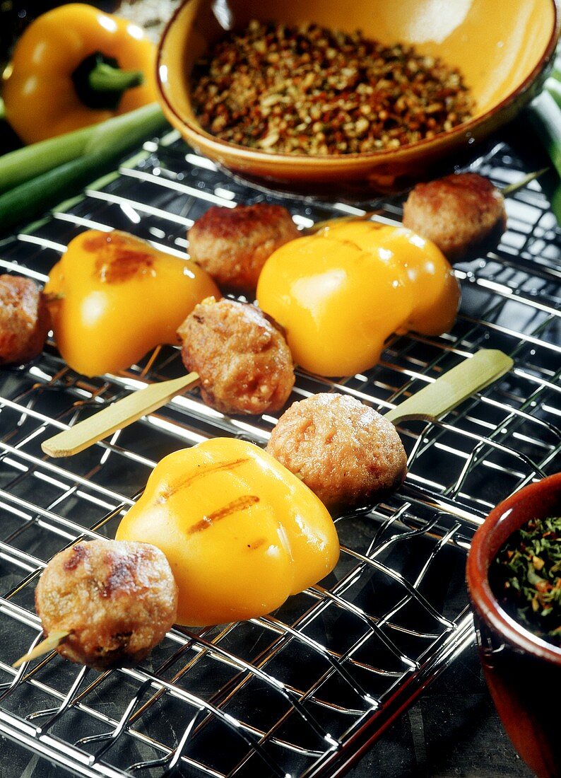 Barbecued mince and pepper kebabs