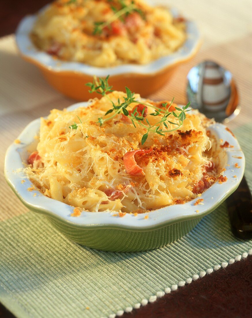 Penne mit Schinken und Käse überbacken