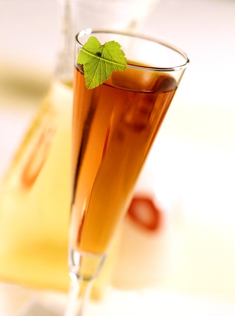 Kir (Cocktail mit Creme de Cassis & Weißwein)