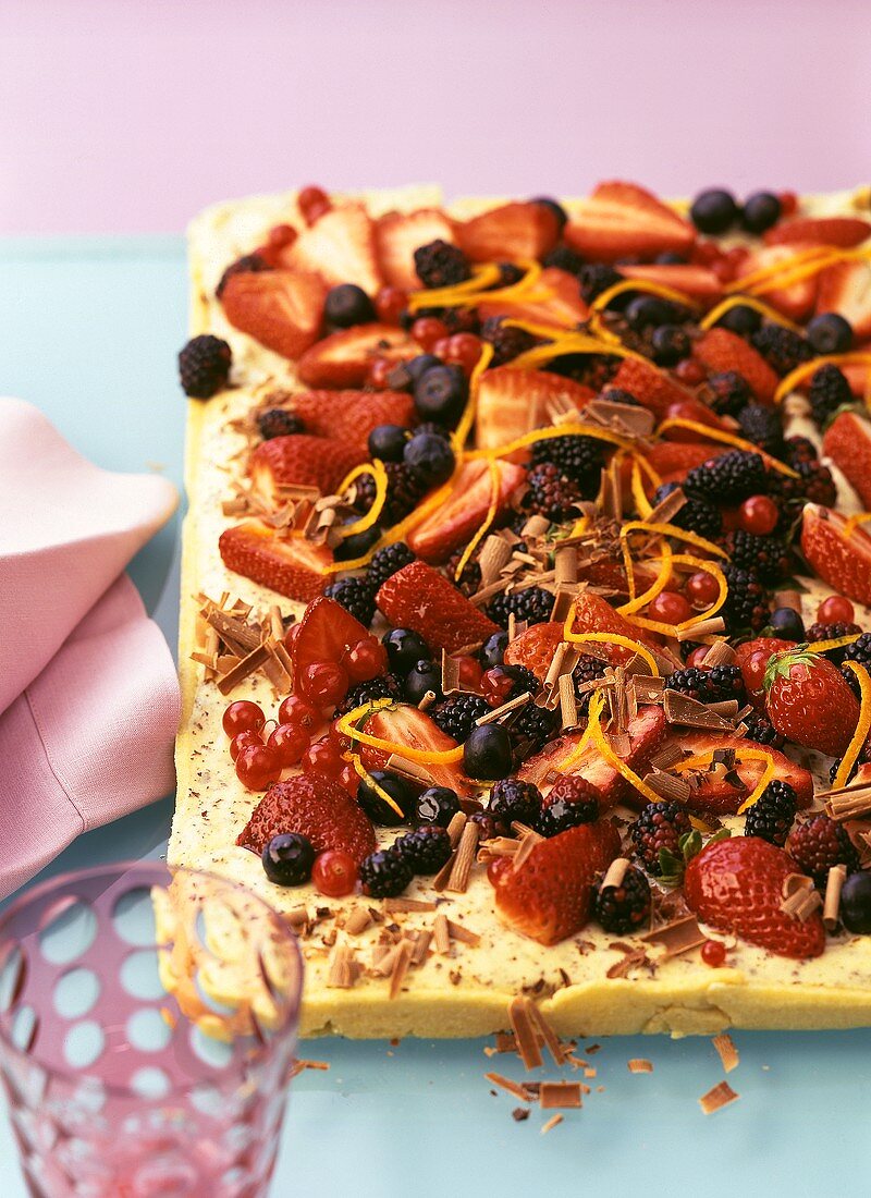 Tray-baked berry stracciatella cake