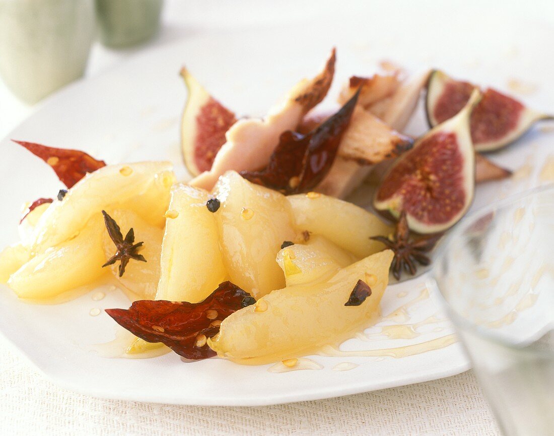 Würzige, pochierte Birnen (Spiced Pears) und Feigen