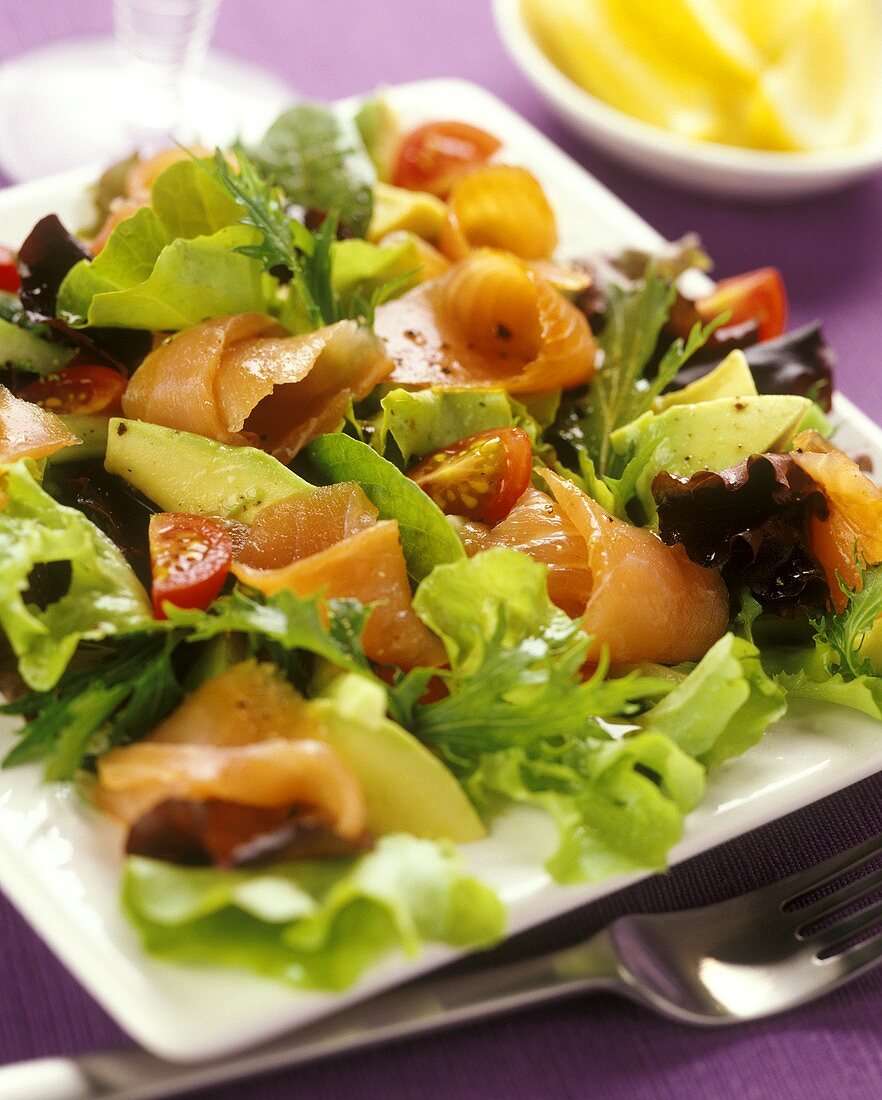 Mixed salad leaves with smoked salmon