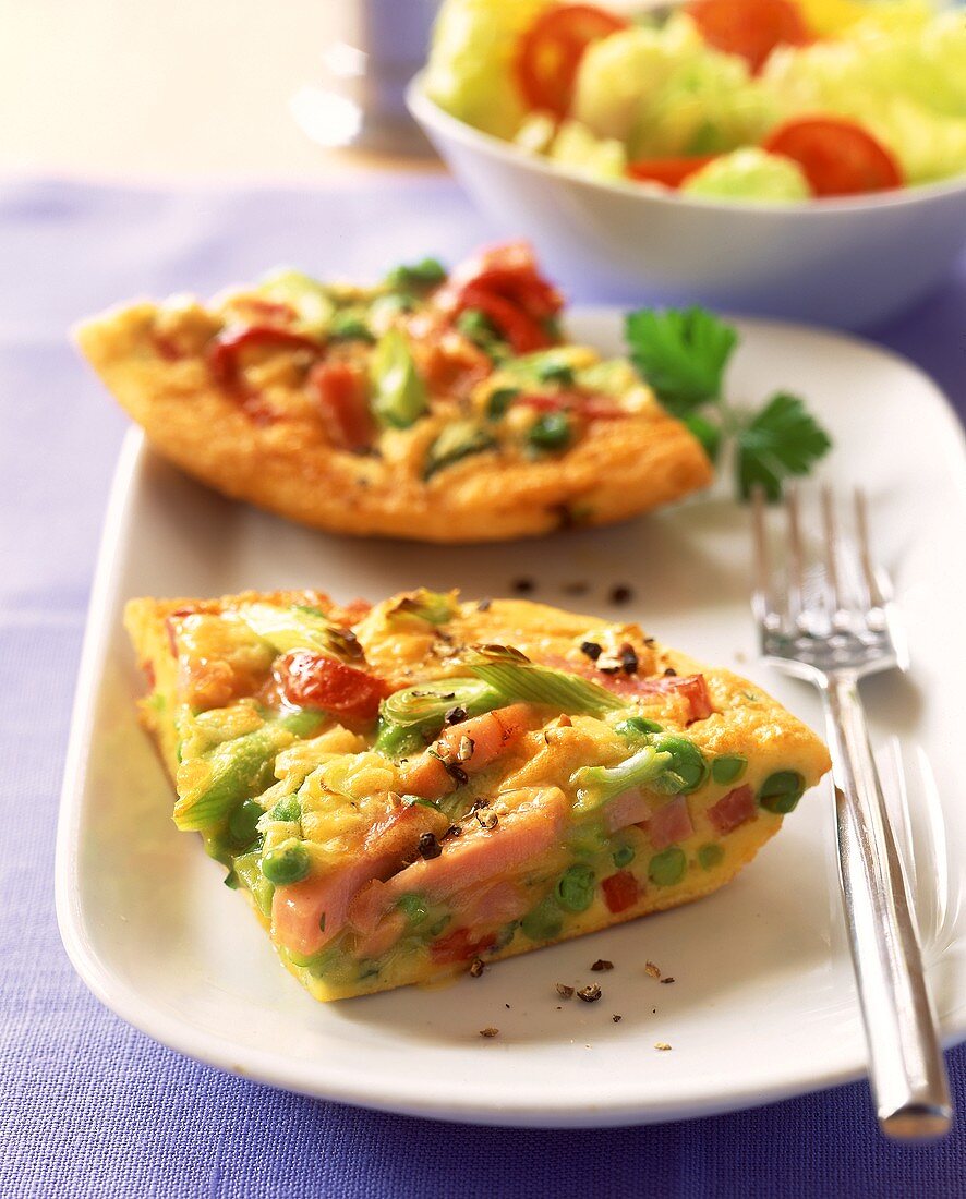 Vegetable omelette with ham